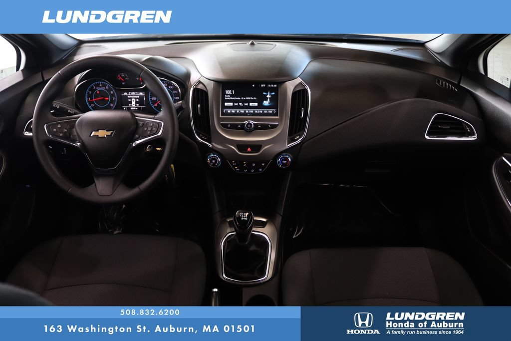 Used 2018 Chevrolet Cruze LT FWD image 16