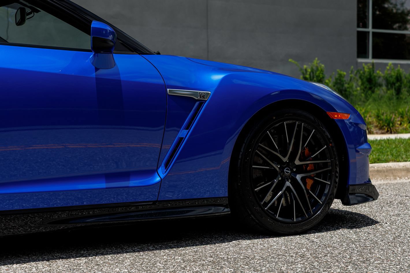 Used 2024 Nissan GT-R AWD/4WD image 15