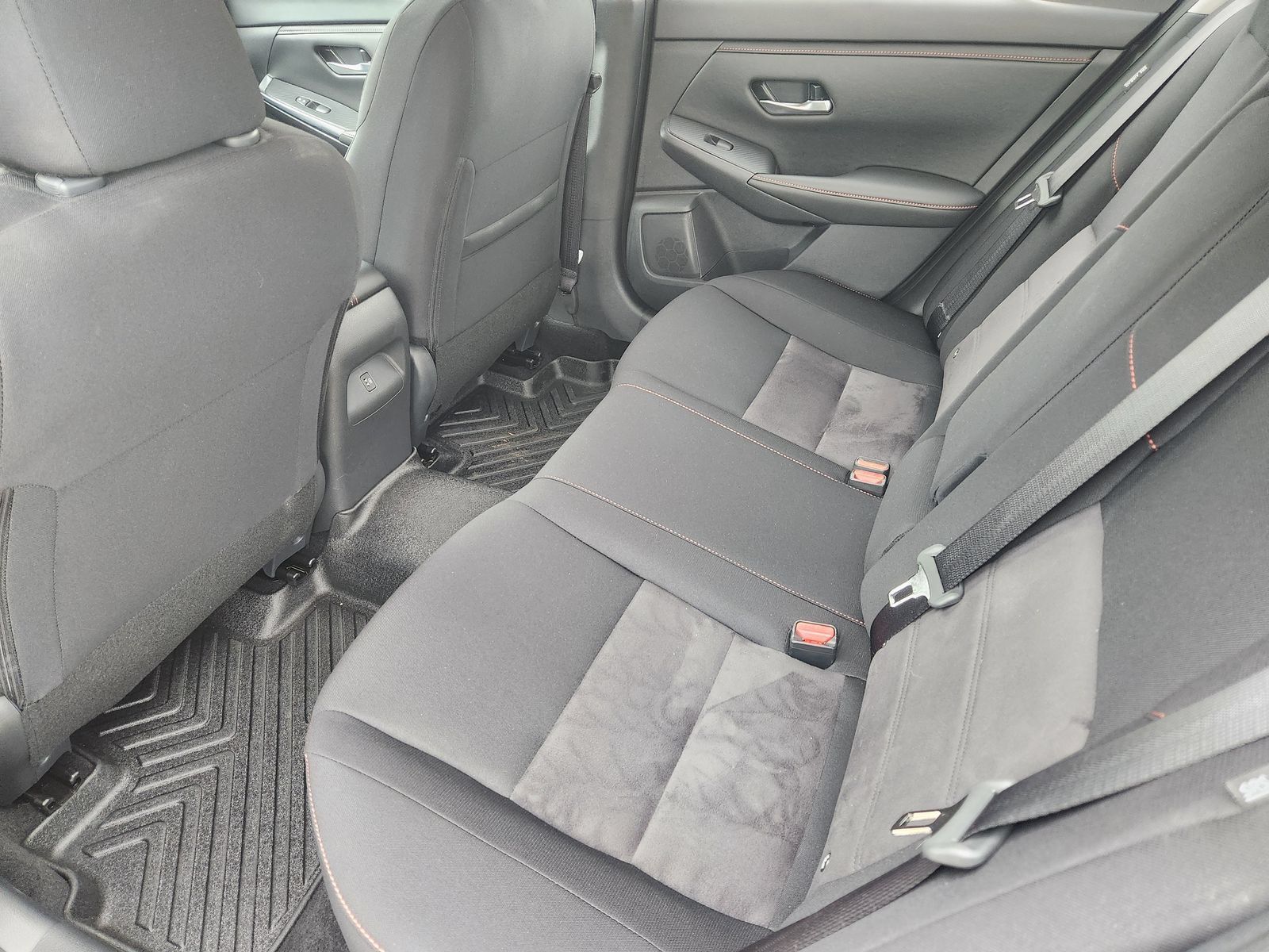 Certified 2025 Nissan Sentra SR FWD image 33