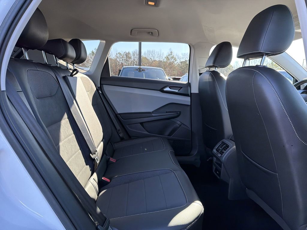 Used 2023 Volkswagen Taos SE image 16