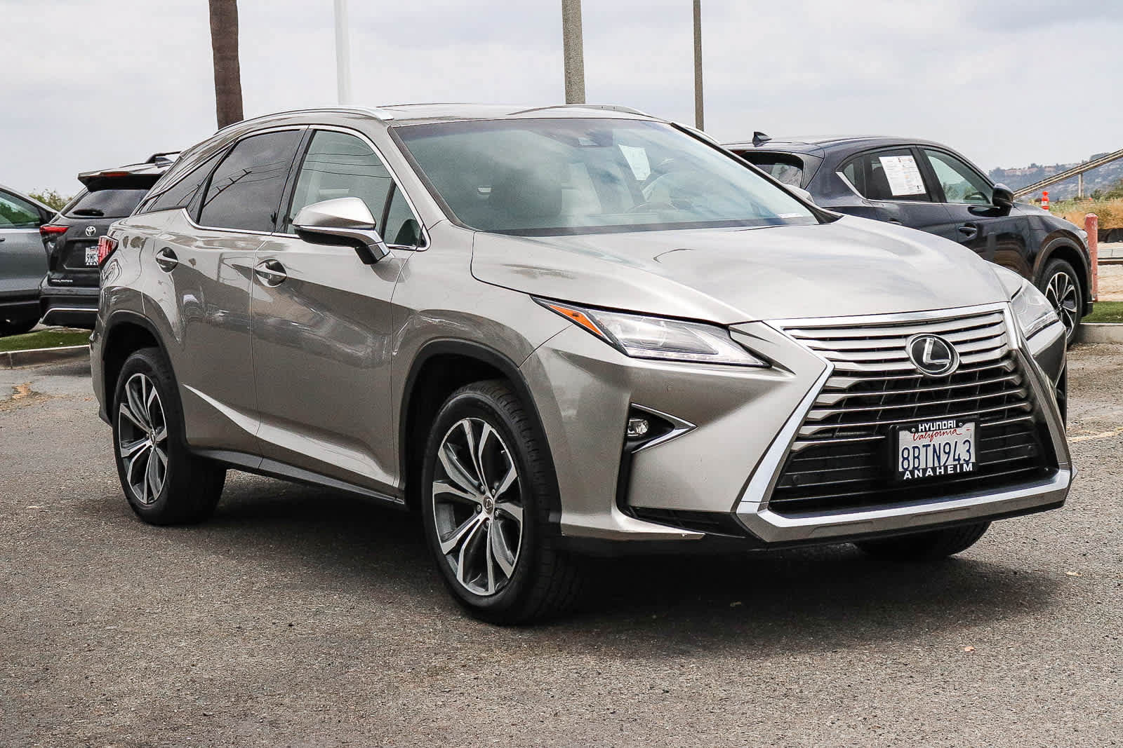Used 2017 Lexus RX 350 FWD w/ Premium Package image 3