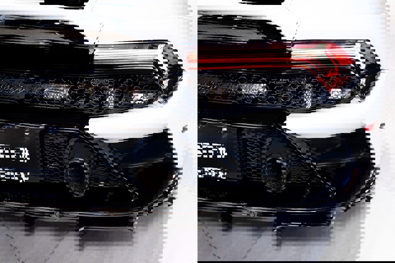 Used 2023 Lamborghini Huracan EVO image 24