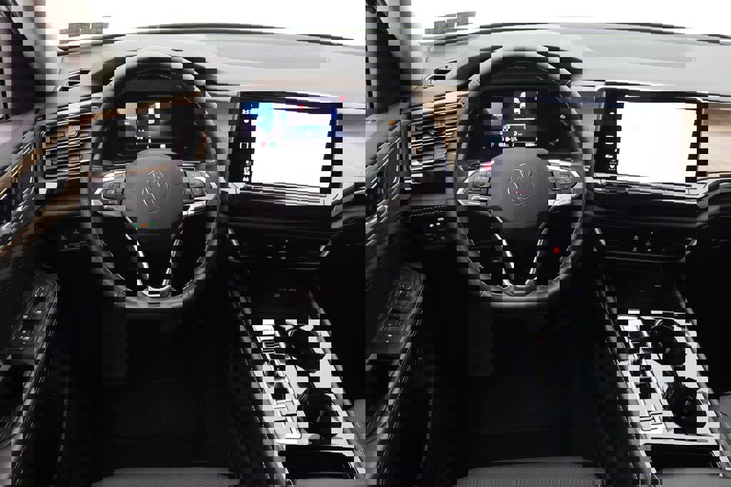 Used 2025 Volkswagen Atlas SE image 15