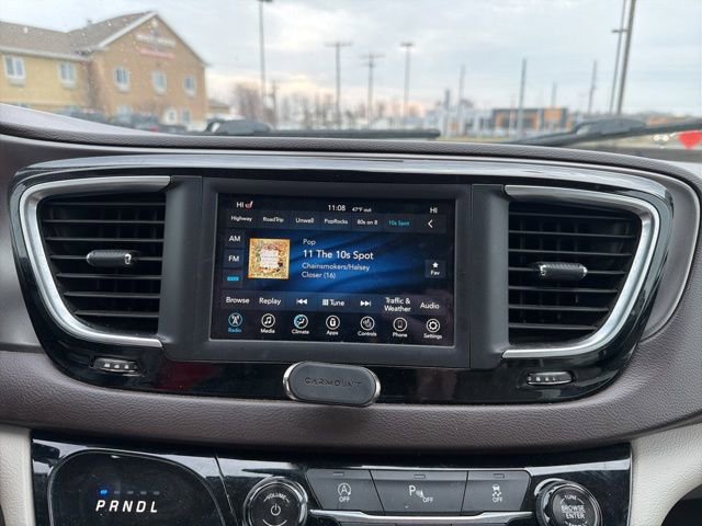 Used 2018 Chrysler Pacifica Touring-L image 22