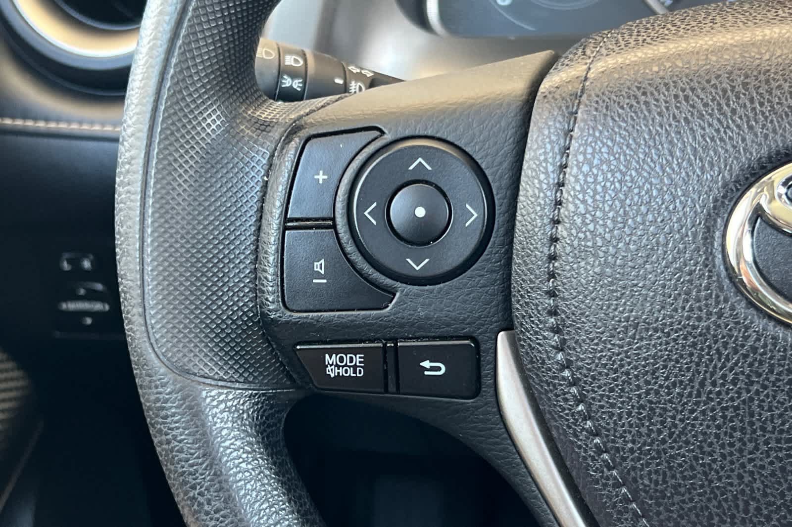 Used 2014 Toyota RAV4 XLE FWD image 24