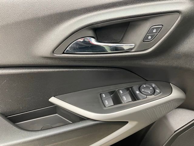 Used 2024 Chevrolet Trax RS w/ Driver Confidence Package image 8