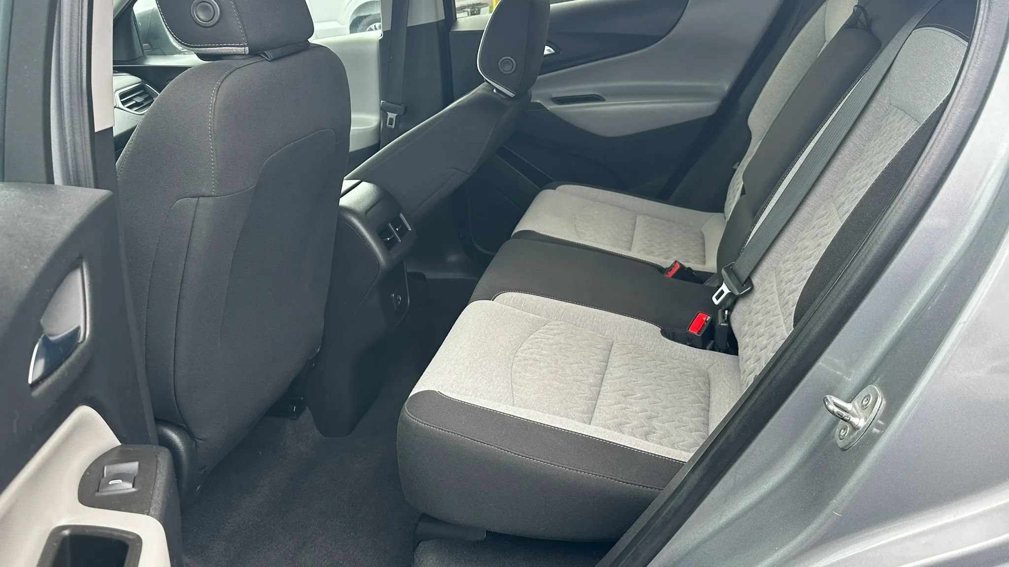 Used 2023 Chevrolet Equinox LS AWD/4WD image 12
