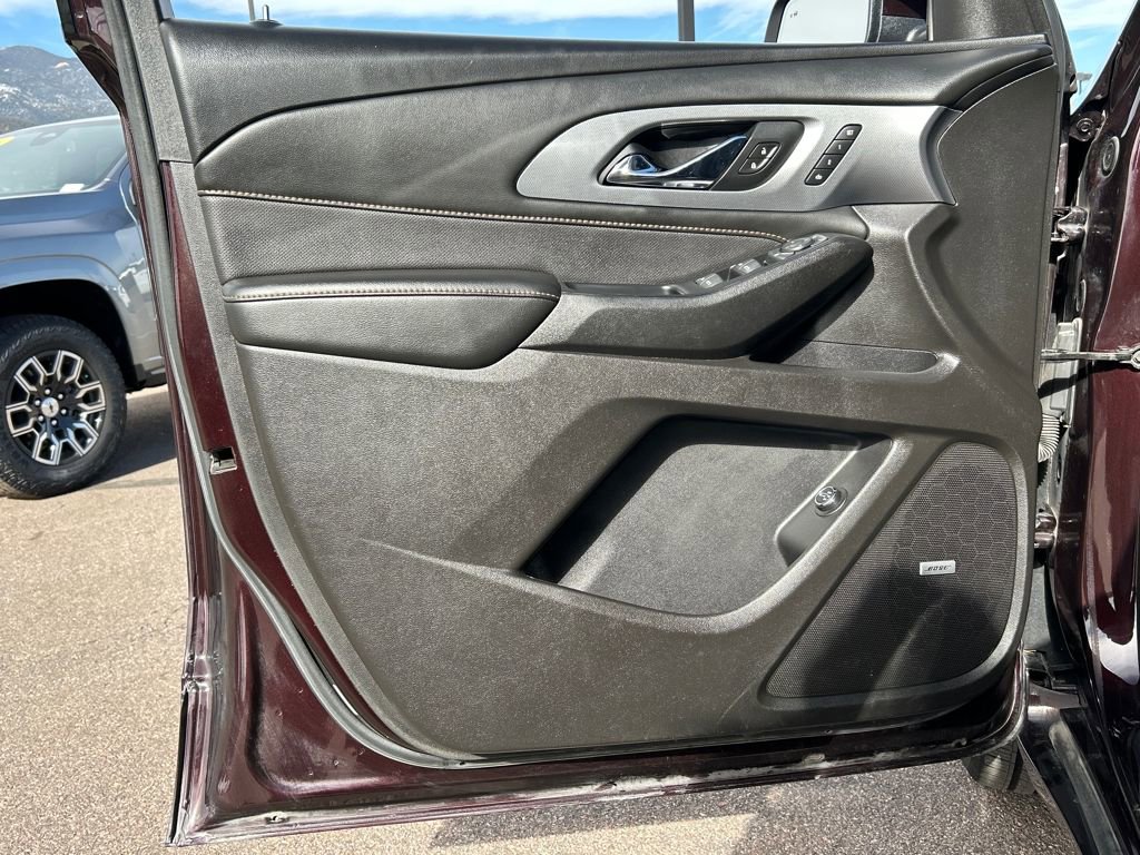 Used 2021 Chevrolet Traverse Premier image 35