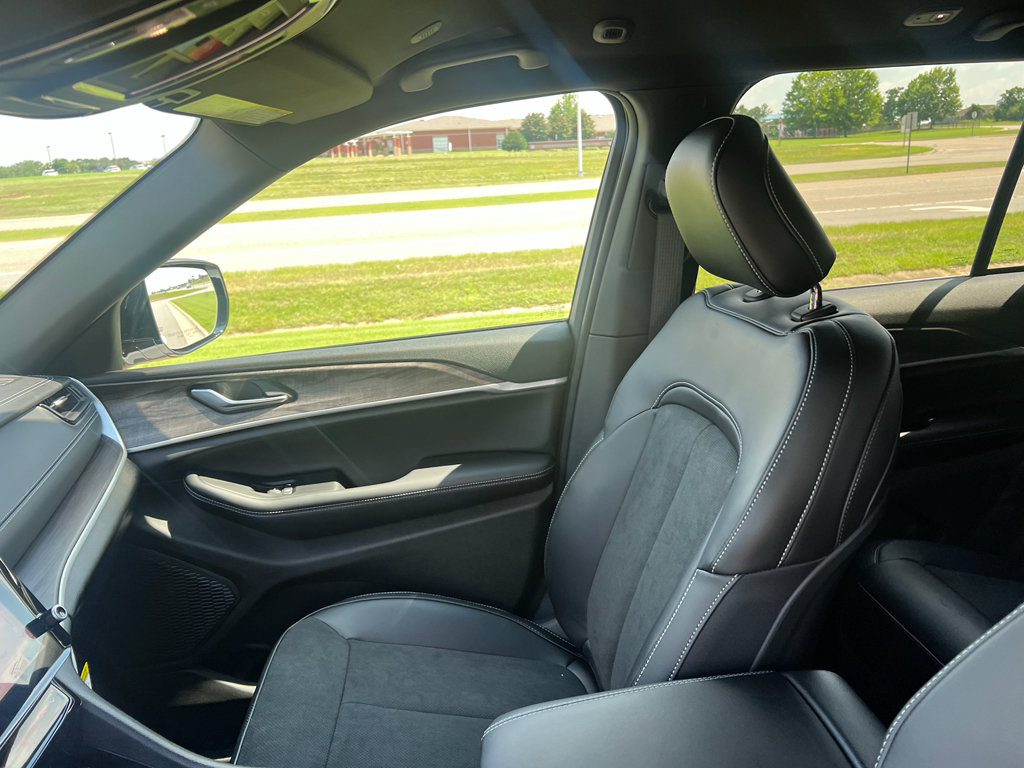 New 2026 Jeep Grand Cherokee Altitude AWD/4WD image 20