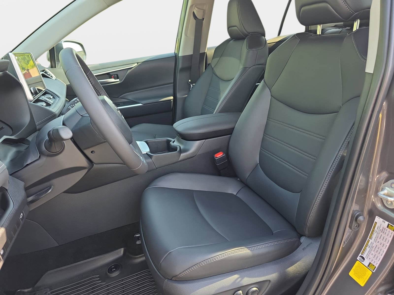 Used 2024 Toyota RAV4 XLE Premium image 15