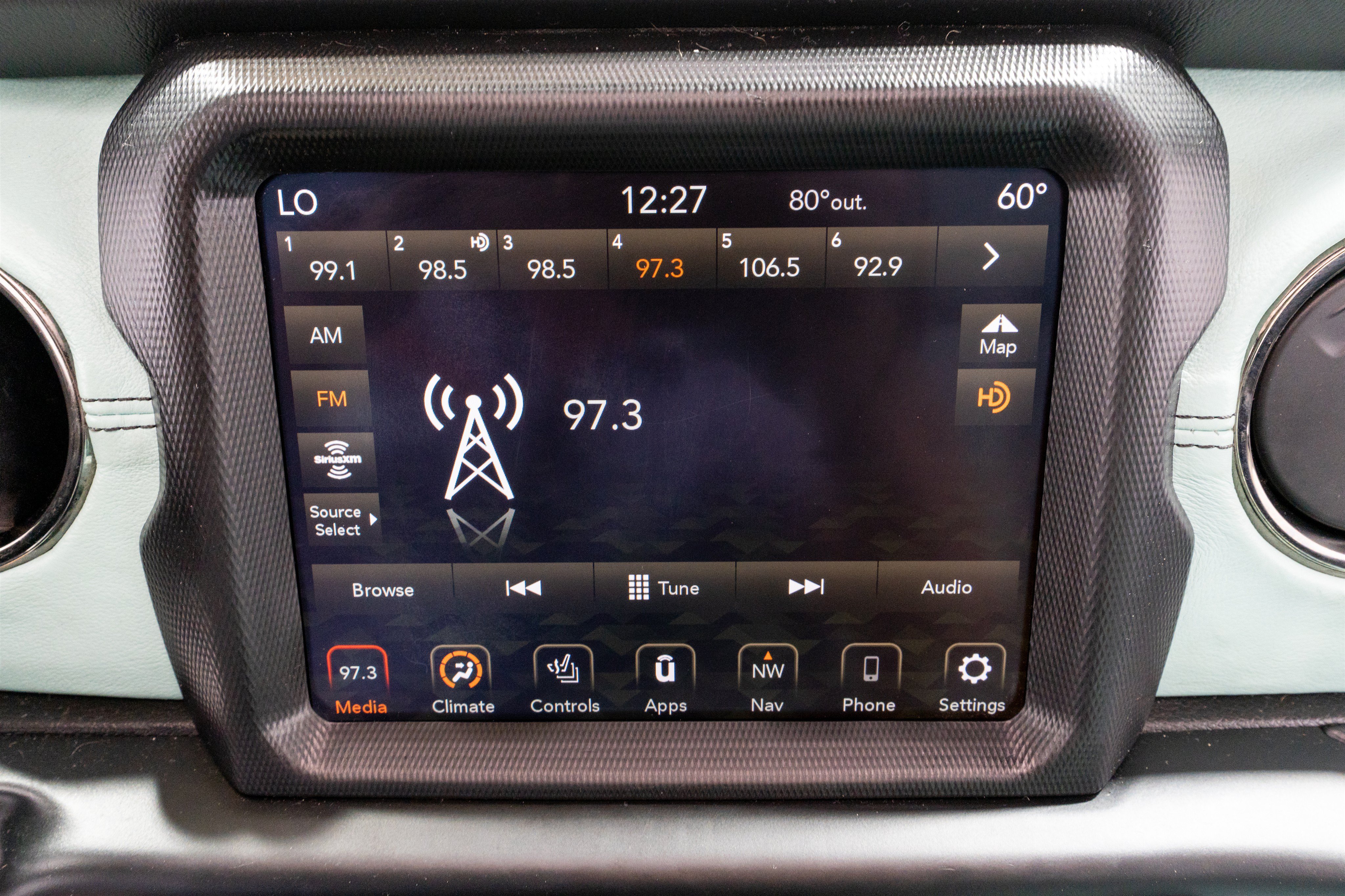 Used 2022 Jeep Wrangler Unlimited Sahara AWD/4WD image 17