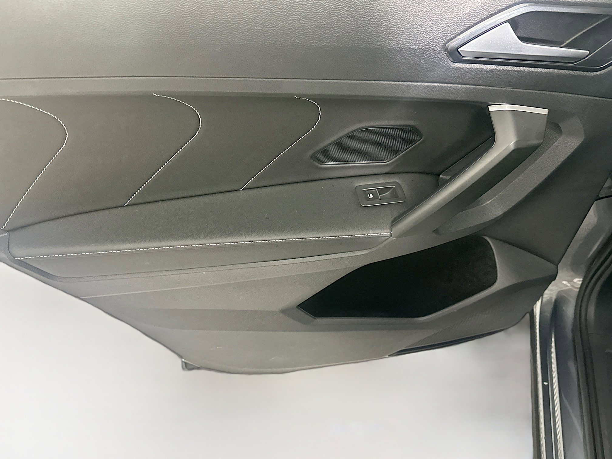 Used 2024 Volkswagen Tiguan Wolfsburg Edition image 24