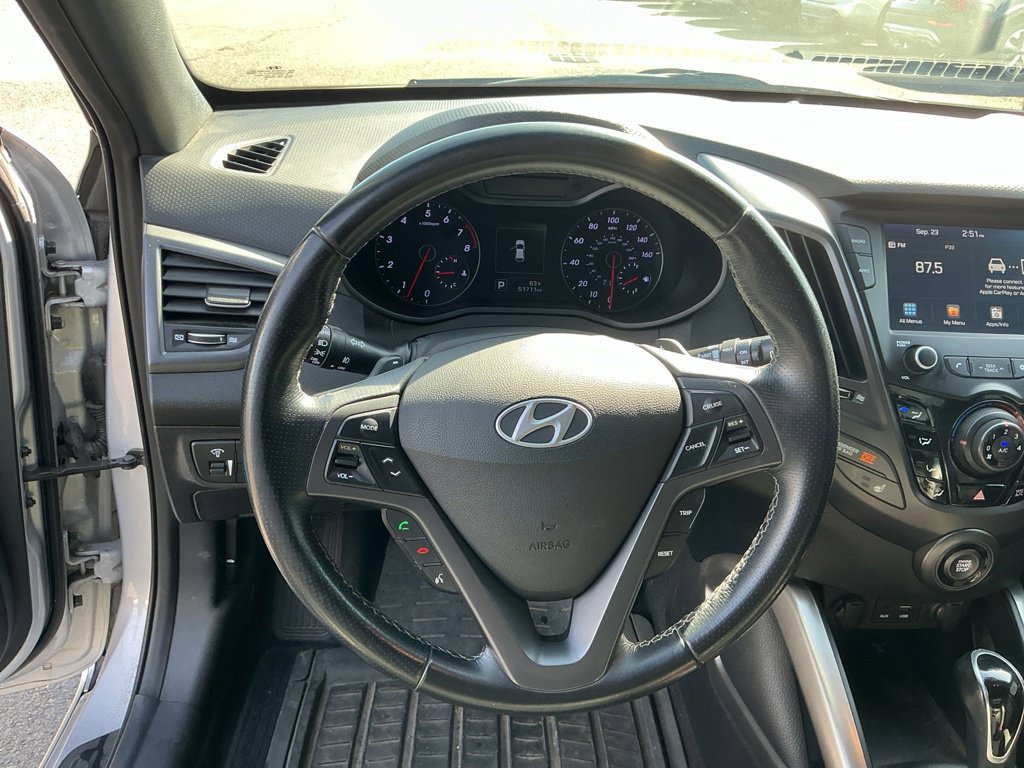 Used 2017 Hyundai Veloster Turbo FWD image 10