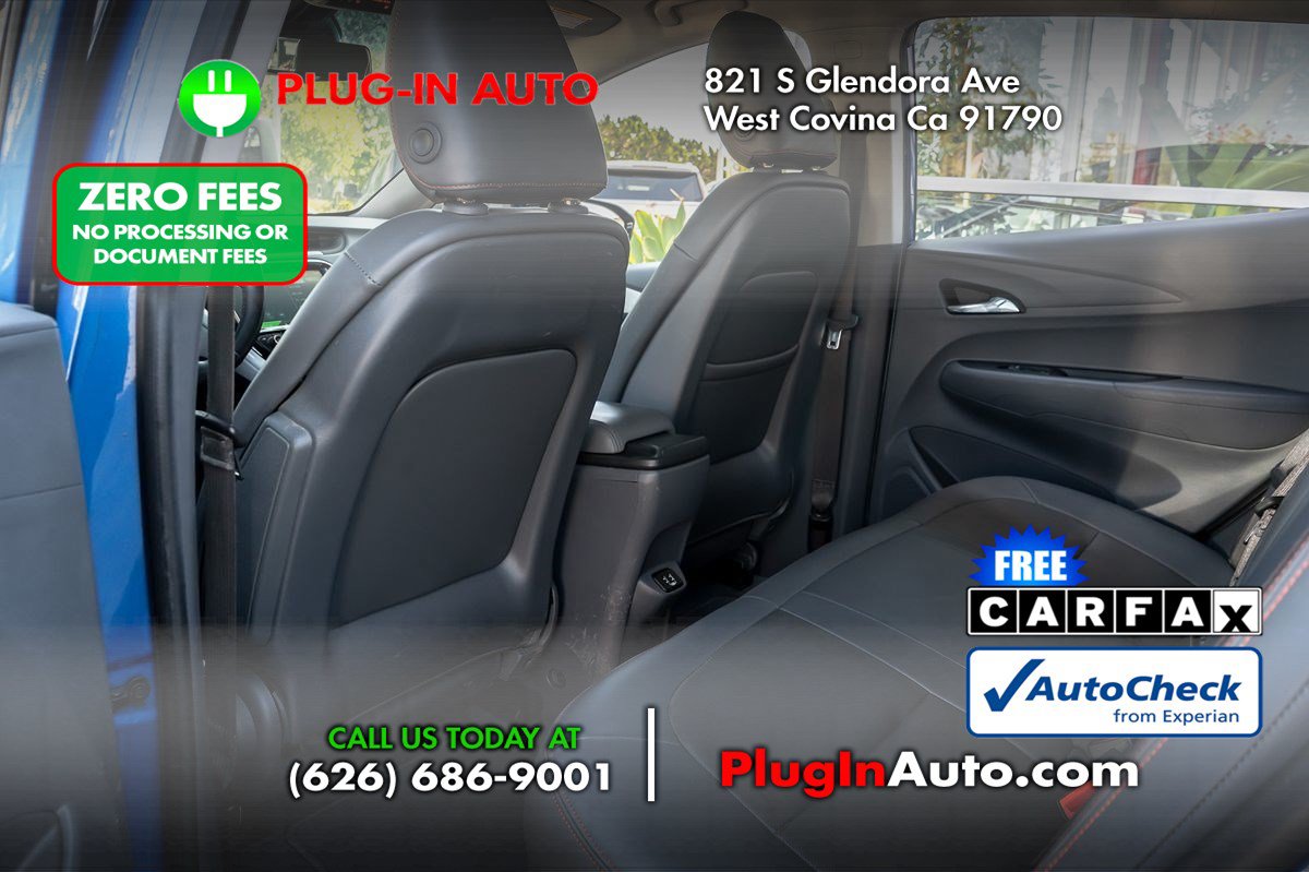 Used 2017 Chevrolet Bolt Premier w/ Driver Confidence II Package FWD image 9
