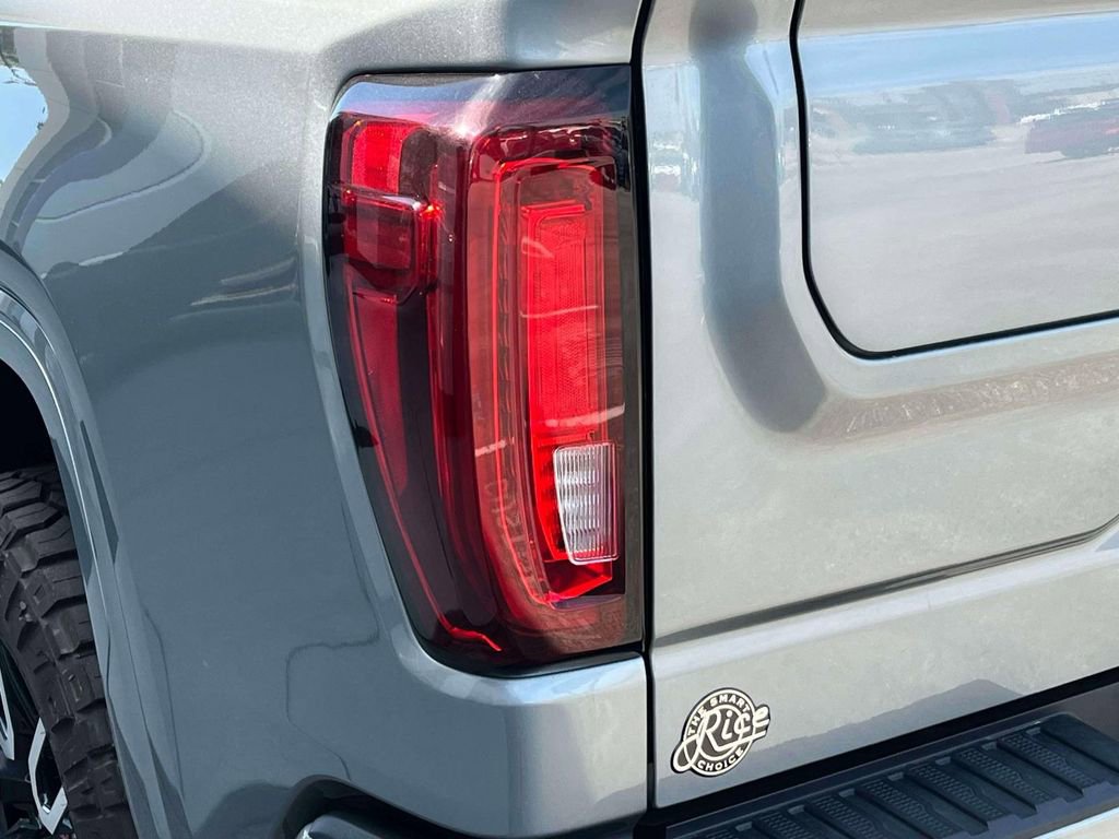 Used 2024 GMC Sierra 1500 AT4 w/ Technology Package AWD/4WD image 10
