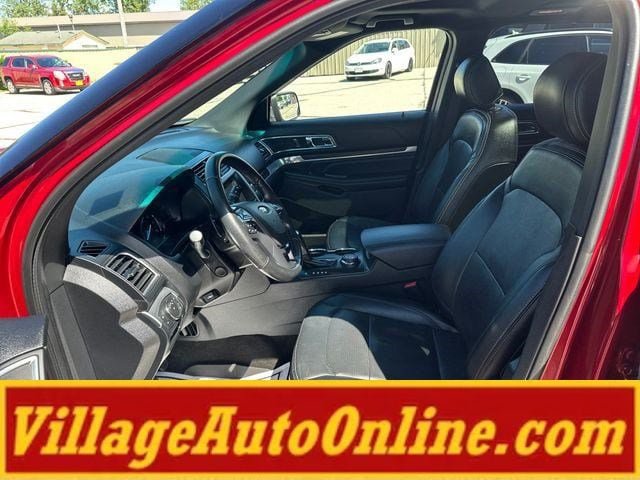 Used 2017 Ford Explorer Limited w/ Equipment Group 301A AWD/4WD image 13