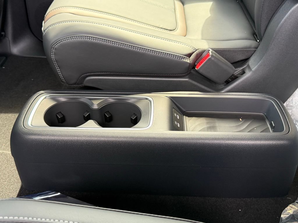 New 2026 Nissan Armada SL w/ Captain's Chari Seat Package AWD/4WD image 22