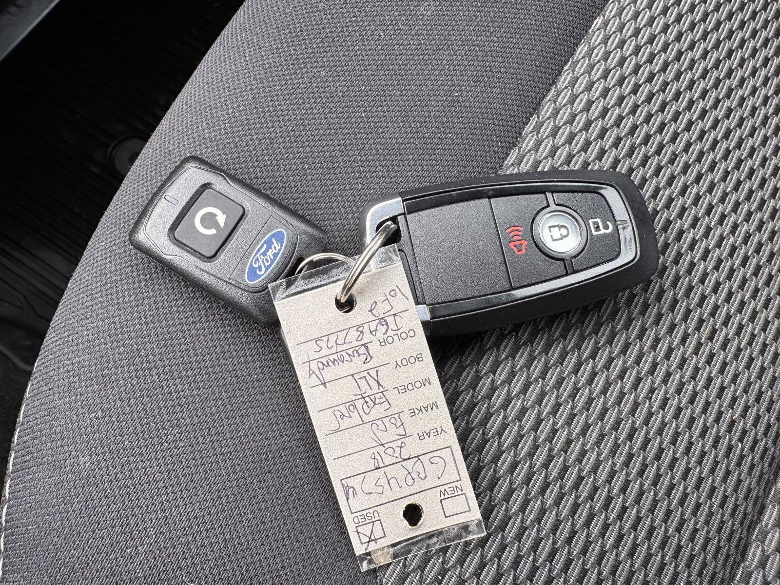 Used 2018 Ford Explorer XLT image 28