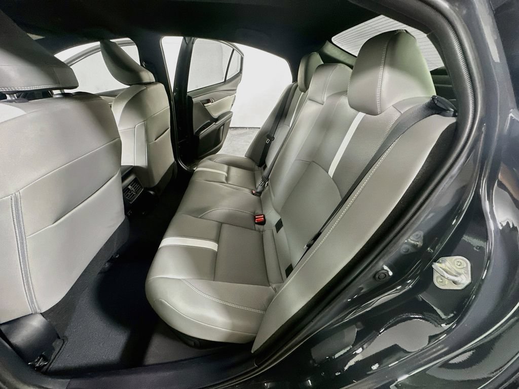 Used 2025 Toyota Camry SE FWD image 16