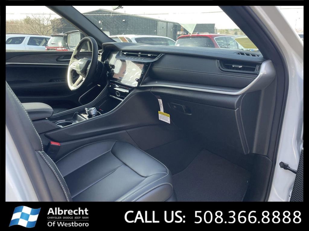 New 2026 Jeep Grand Cherokee Limited AWD/4WD image 15