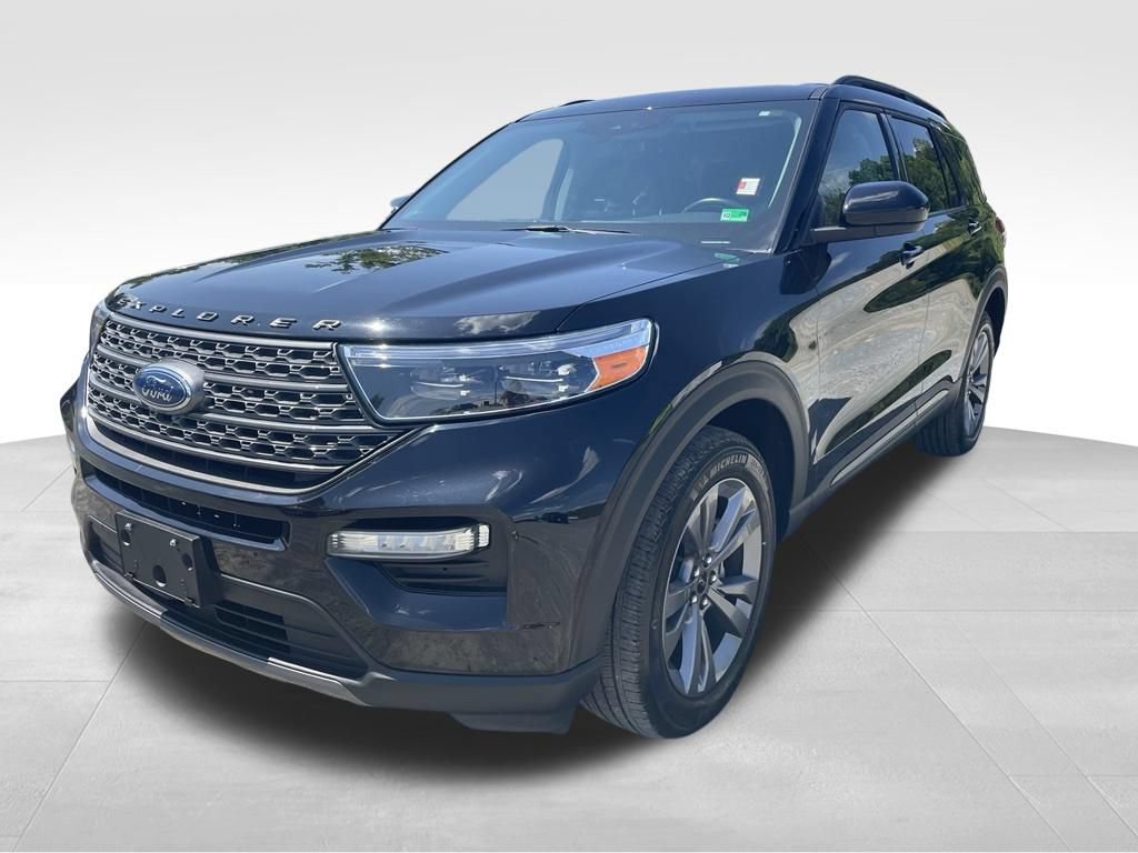 Used 2022 Ford Explorer XLT w/ Equipment Group 202A AWD/4WD image 22