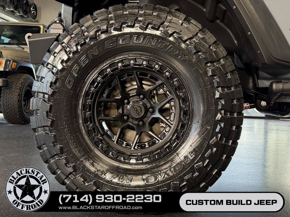 Used 2025 Jeep Wrangler Unlimited Rubicon w/ Safety Group AWD/4WD image 28