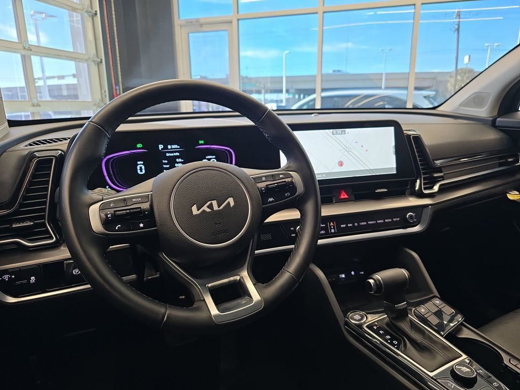 Certified 2025 Kia Sportage EX image 18