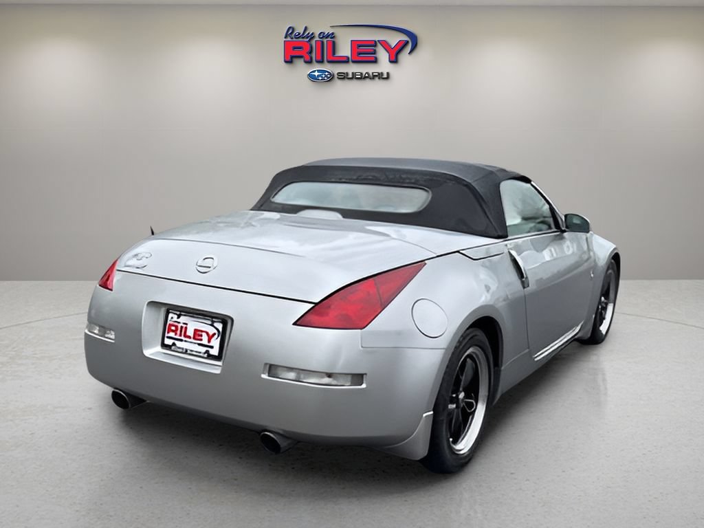 Used 2005 Nissan 350Z Enthusiast RWD image 2