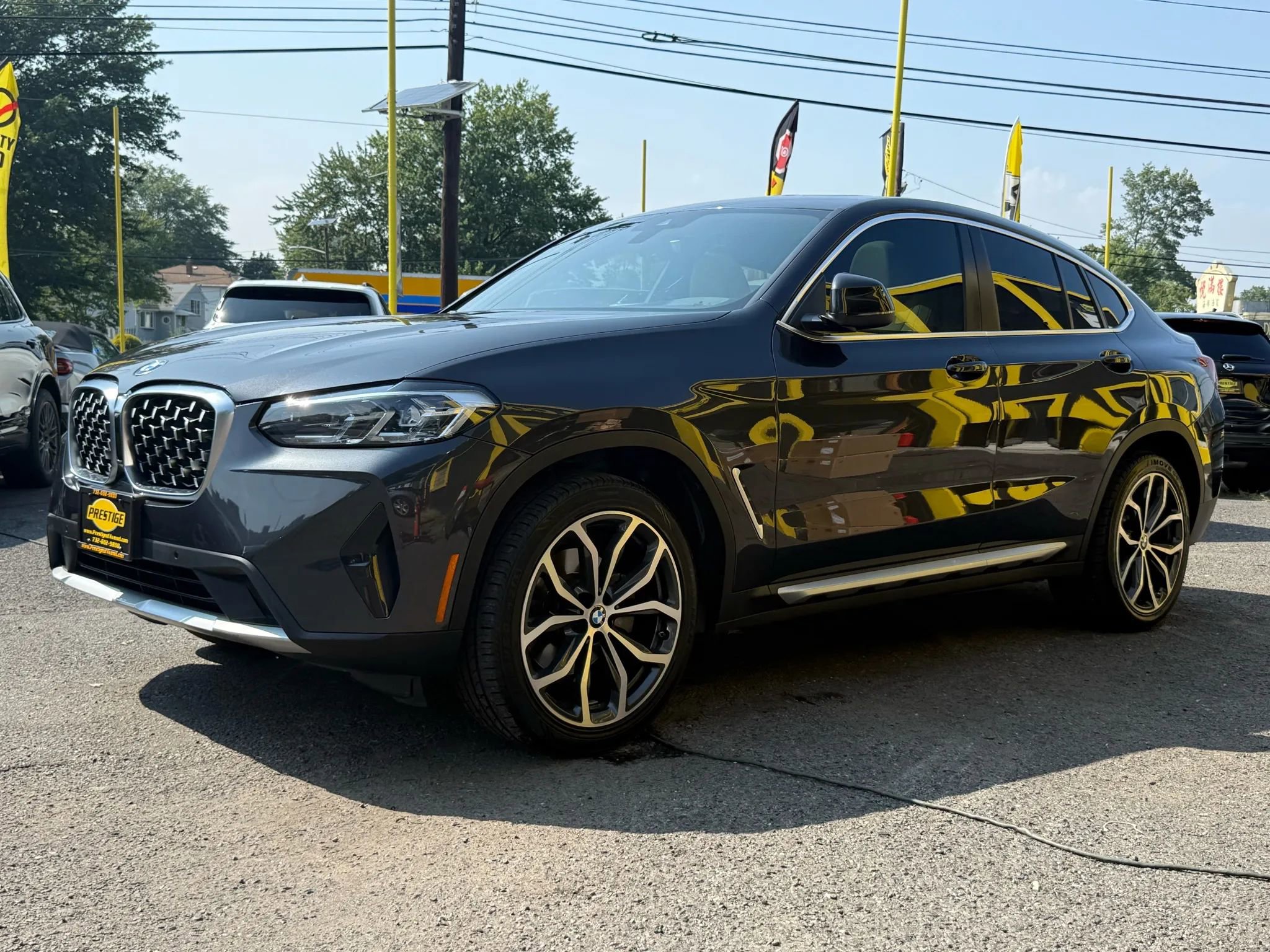 Used 2022 BMW X4 xDrive30i w/ Convenience Package image 3