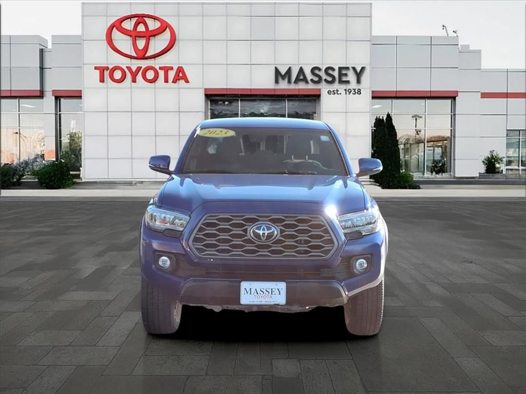 Used 2023 Toyota Tacoma TRD Off-Road w/ Technology Package AWD/4WD image 8