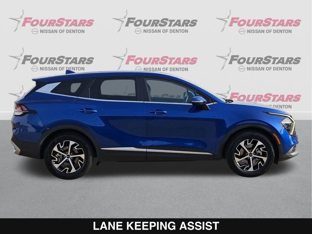 Used 2023 Kia Sportage EX image 3