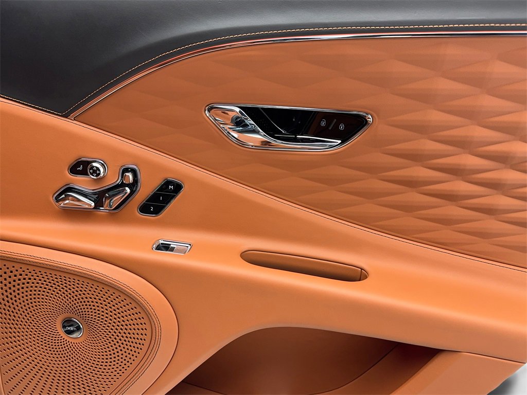 Used 2022 Bentley Flying Spur W12 image 63