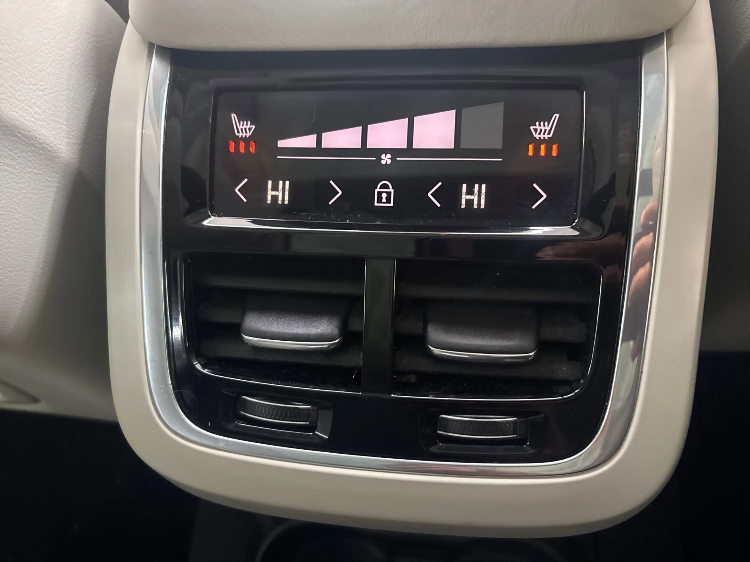 Used 2020 Volvo XC90 T6 Inscription w/ Protection Package Premier image 29