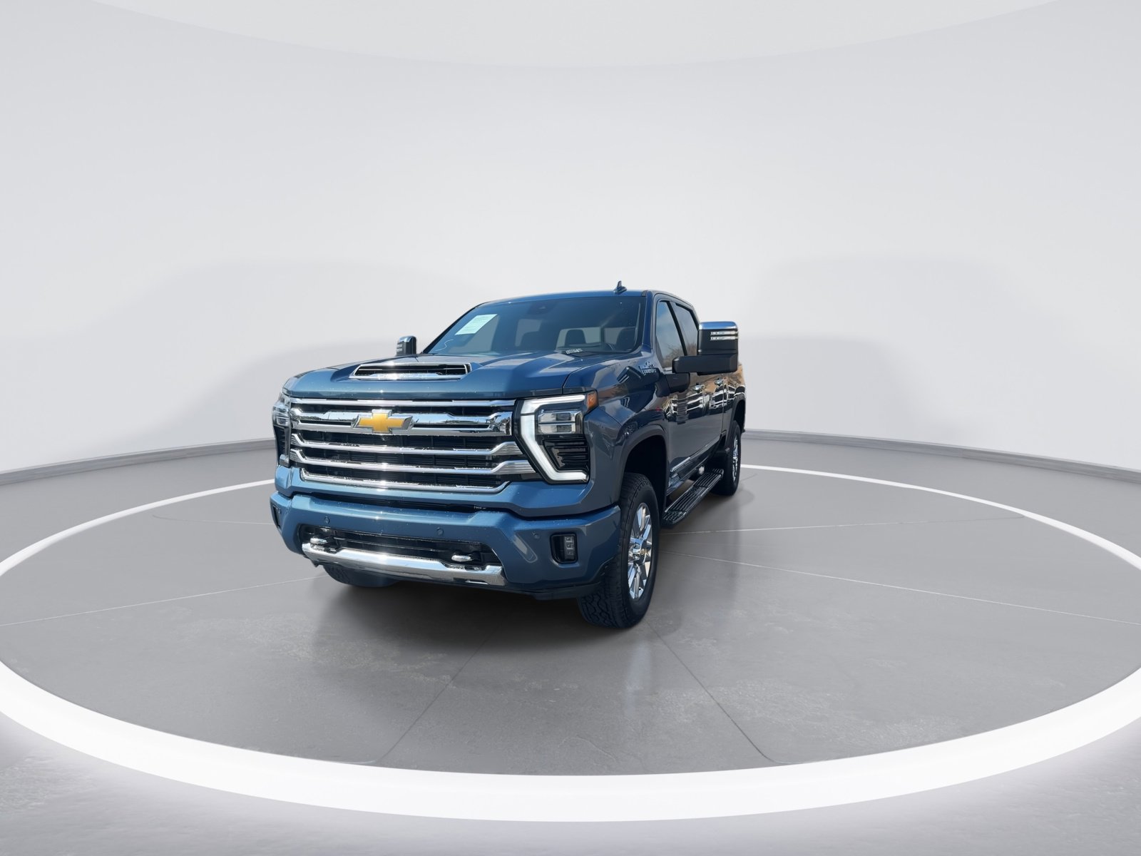 Used 2025 Chevrolet Silverado 2500 High Country w/ High Country Premium Package image 3