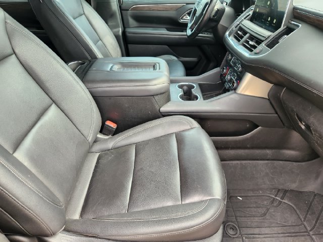 Used 2022 Chevrolet Suburban Z71 w/ Luxury Package AWD/4WD image 13