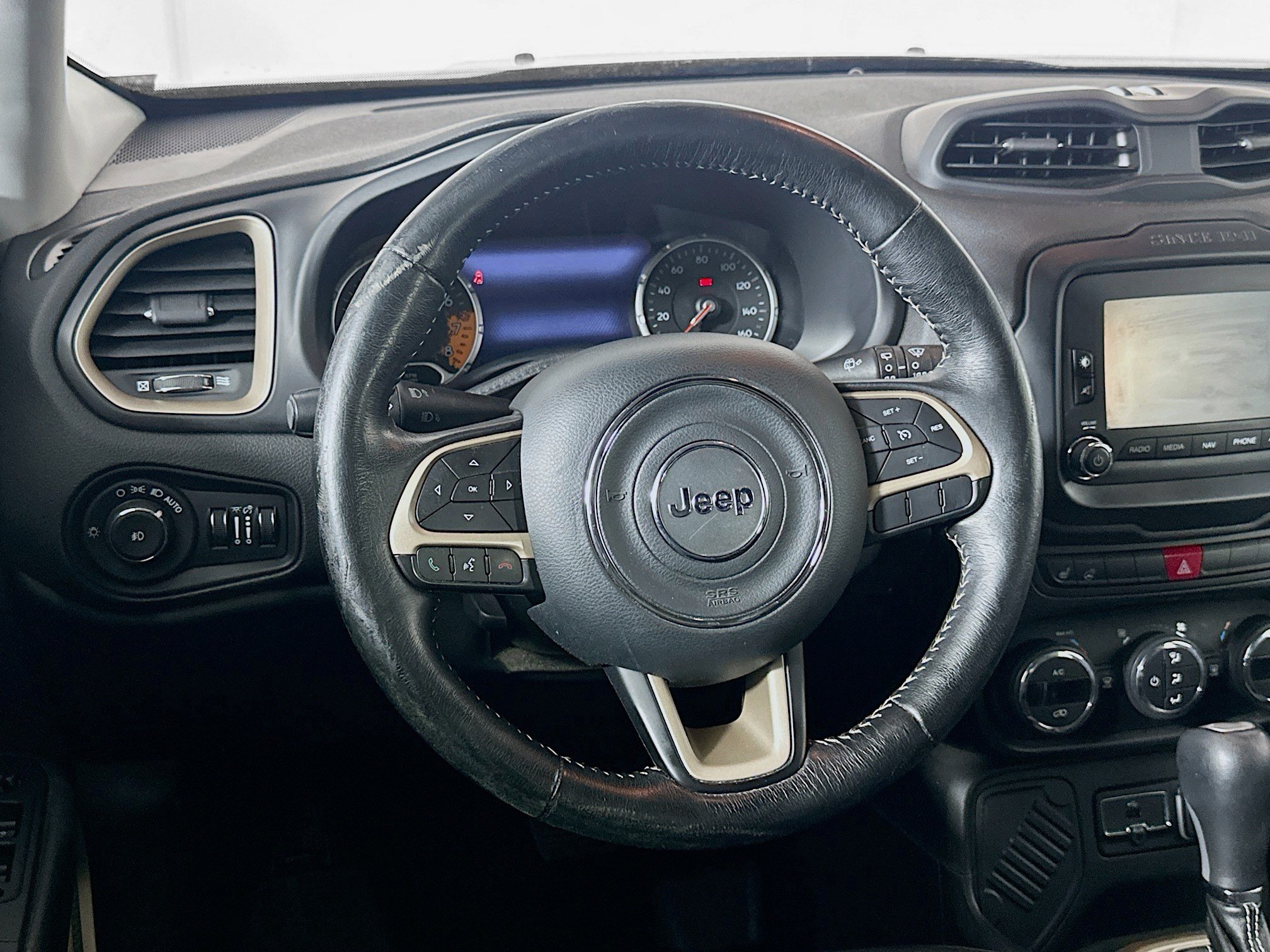 Used 2016 Jeep Renegade Limited FWD image 18