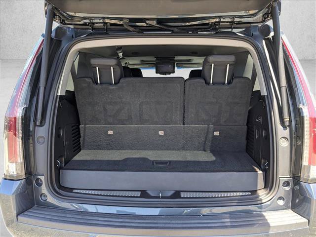Used 2019 Cadillac Escalade Luxury AWD/4WD image 6