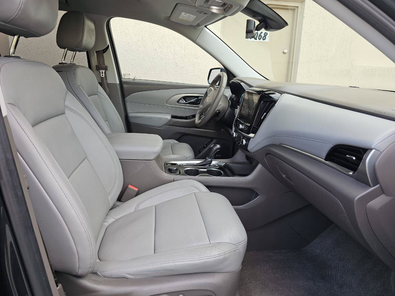 Used 2018 Chevrolet Traverse LT w/ LPO, 'HIT The Road' Package FWD image 17