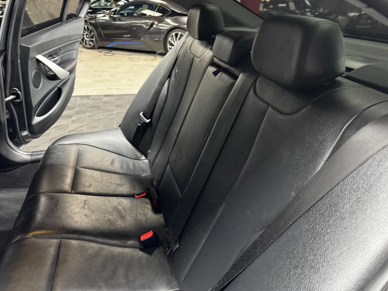 Used 2018 BMW 320i xDrive Sedan image 42