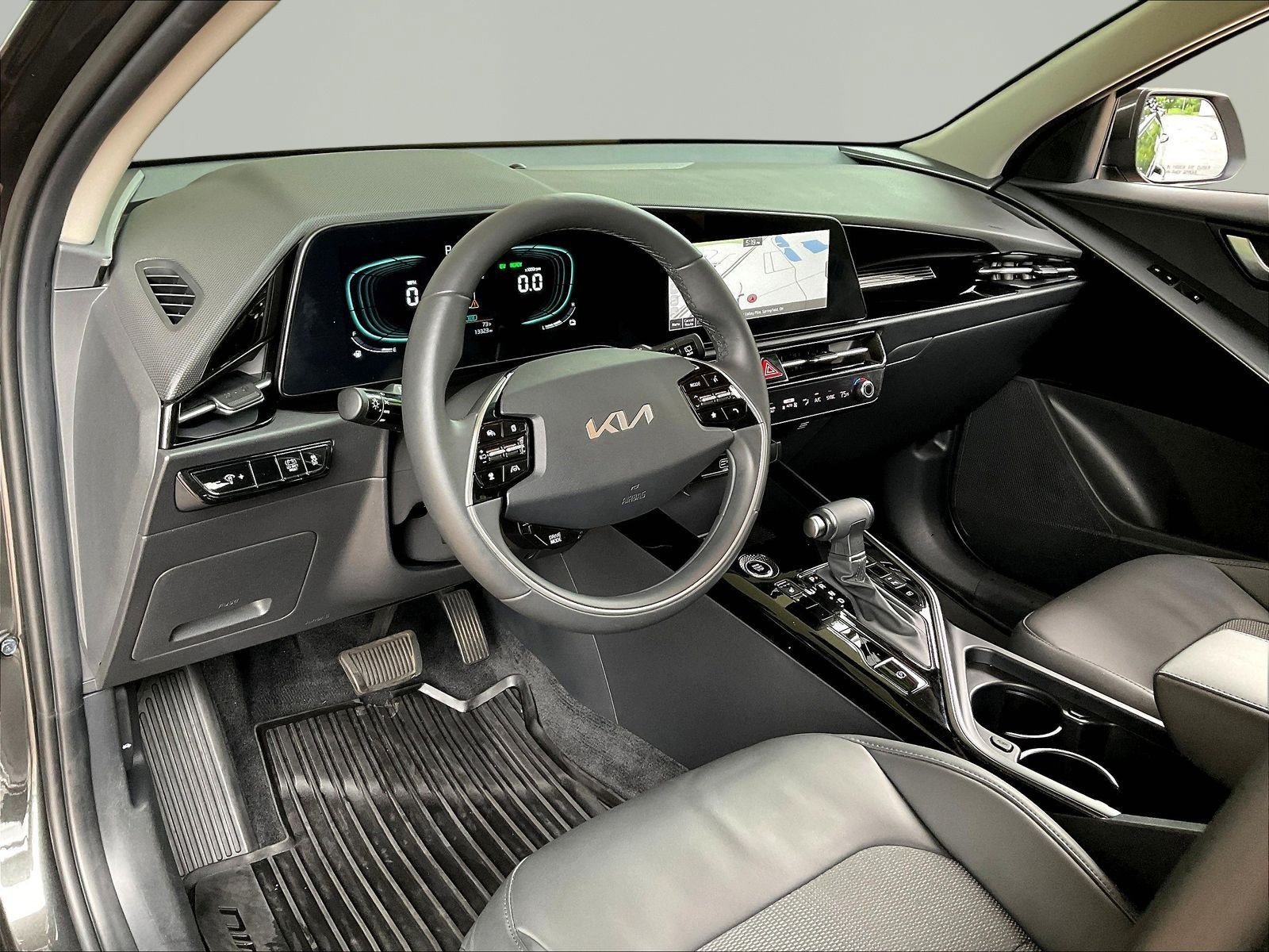 Used 2023 Kia Niro EX FWD image 16