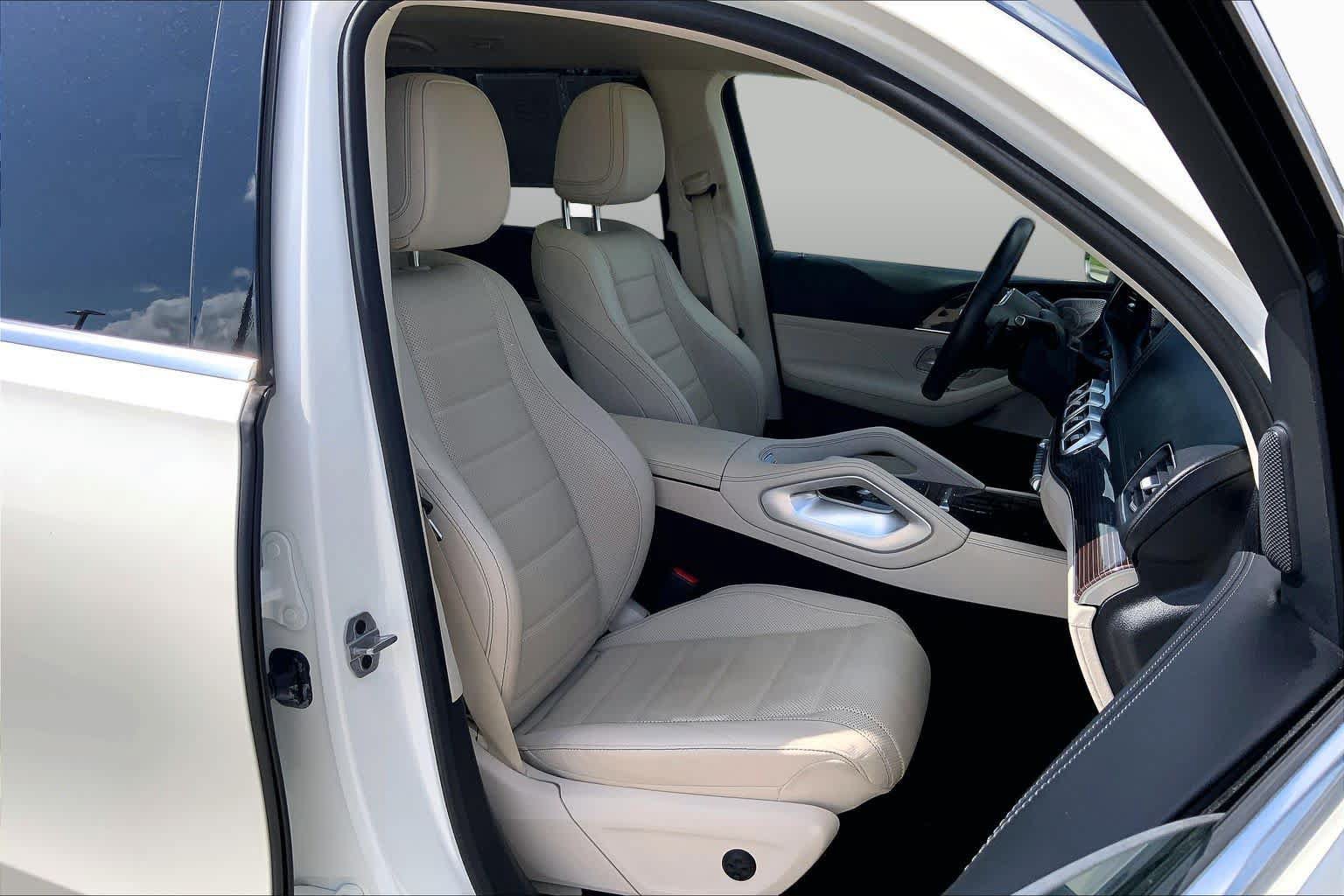 Used 2022 Mercedes-Benz GLS 450 4MATIC image 9