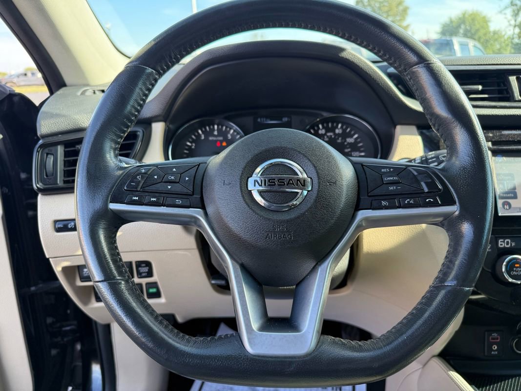 Used 2017 Nissan Rogue SL w/ SL Premium Package image 11