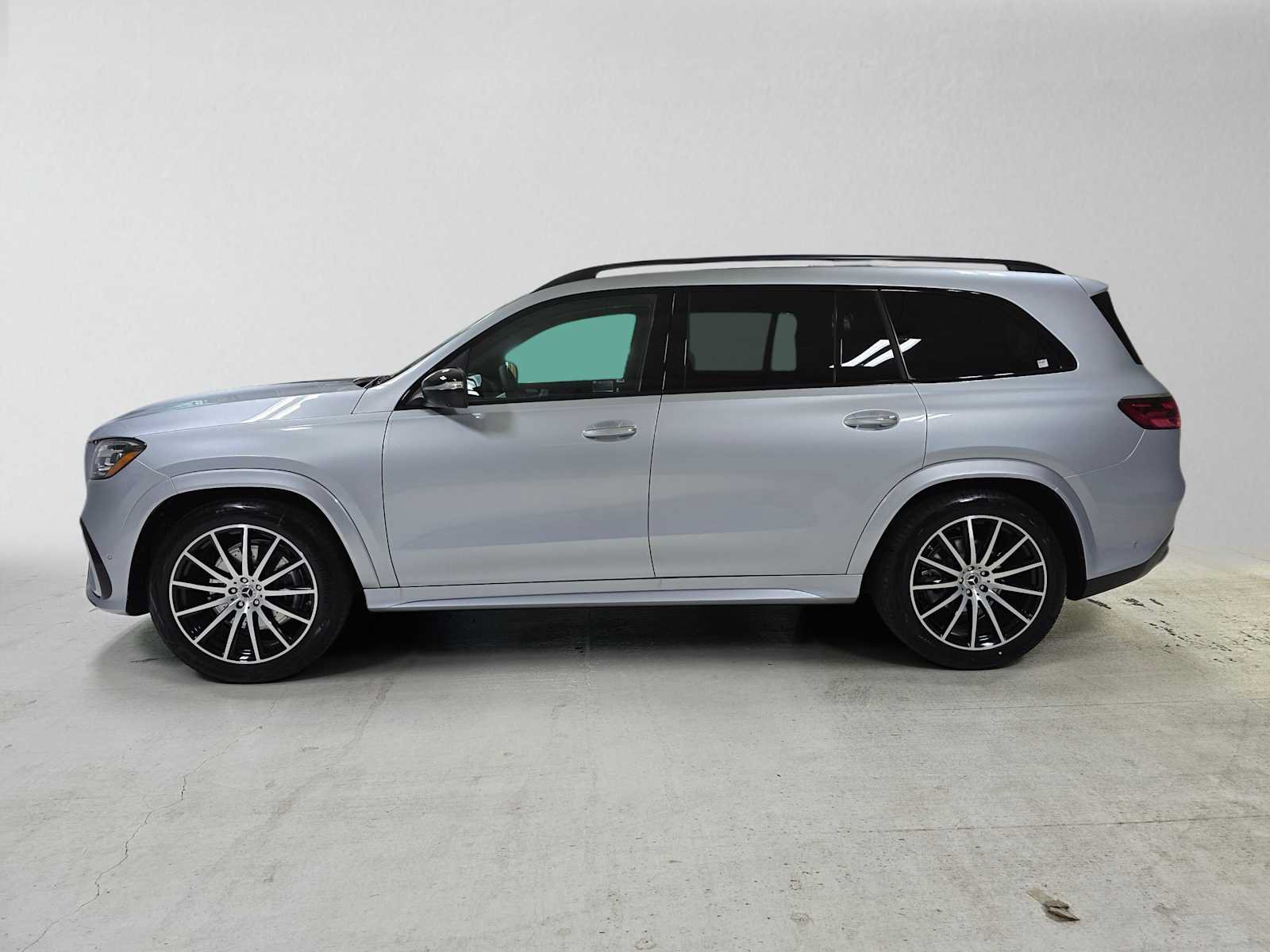 Used 2026 Mercedes-Benz GLS 450 4MATIC image 6
