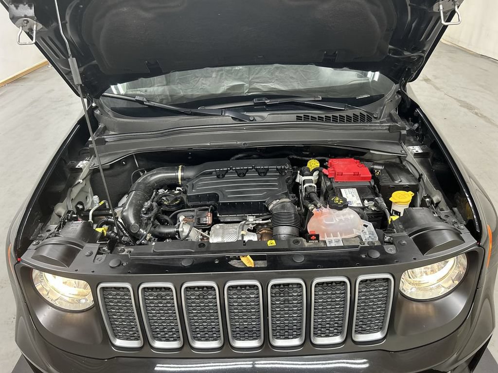 Used 2023 Jeep Renegade Latitude w/ Premium Group AWD/4WD image 24
