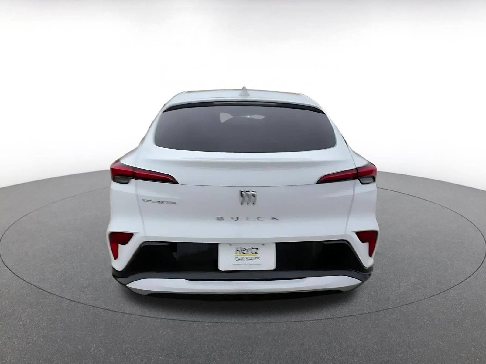 Used 2025 Buick Envista Sport Touring image 12