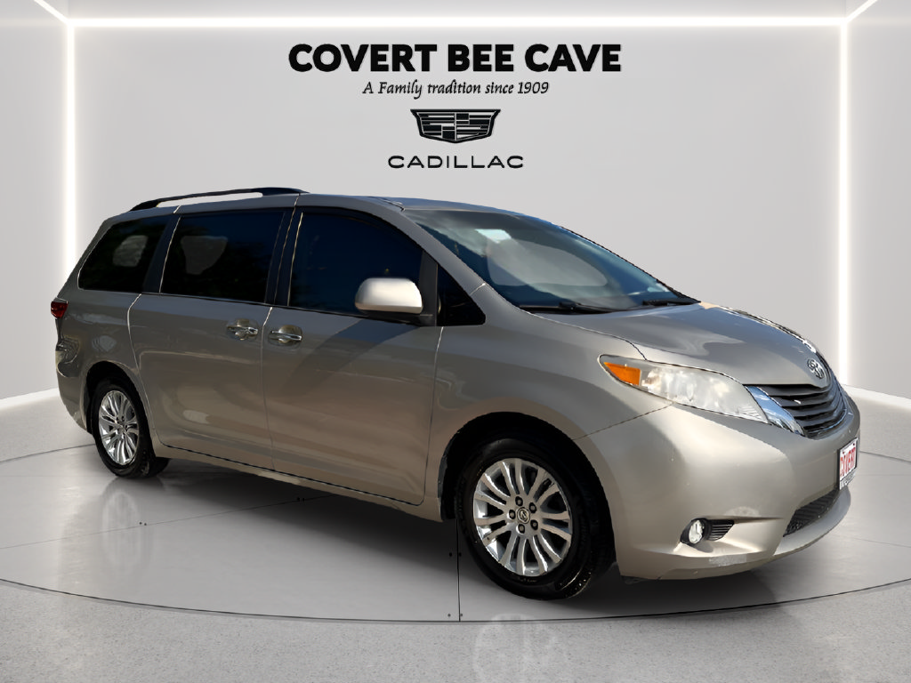 Used 2017 Toyota Sienna XLE w/ XLE Navigation Package