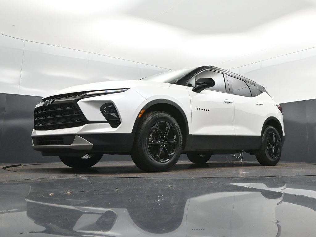 Used 2023 Chevrolet Blazer LT w/ Midnight/Sport Edition FWD image 38