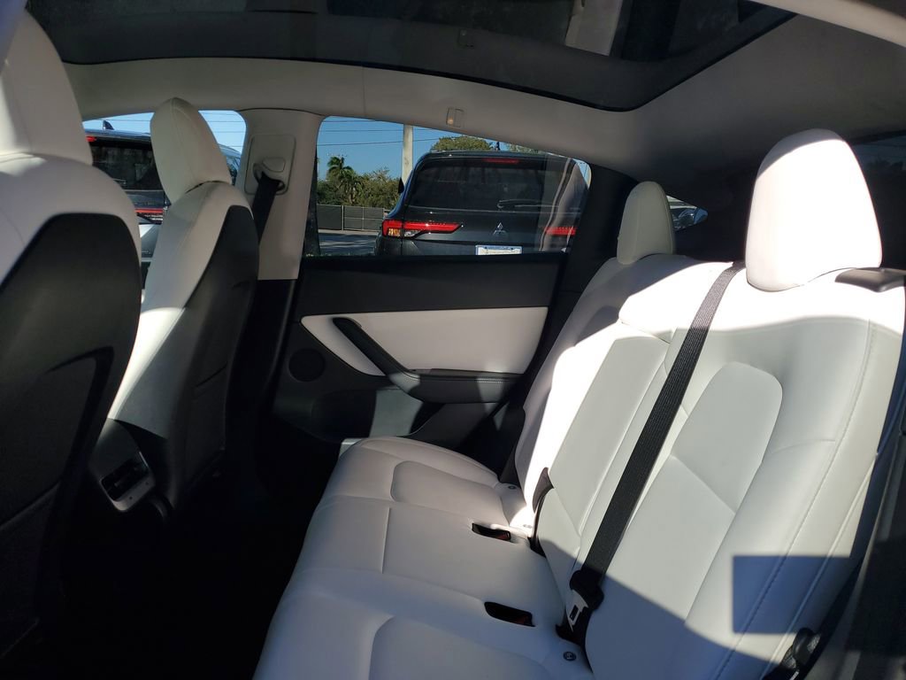 Used 2020 Tesla Model Y Long Range image 13