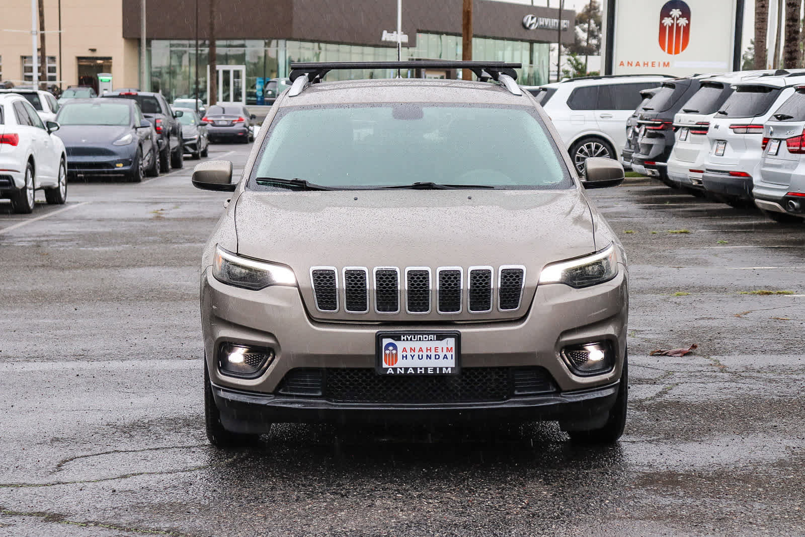 Used 2019 Jeep Cherokee Latitude w/ Popular Appearance Group image 2