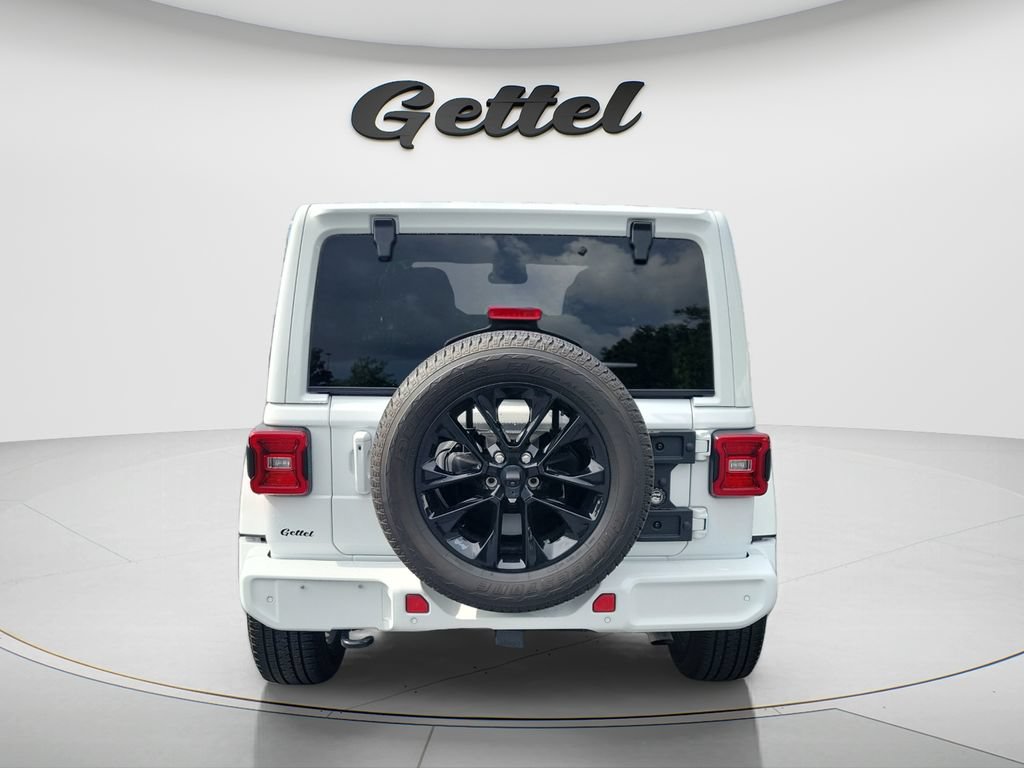 Used 2022 Jeep Wrangler Unlimited Sahara AWD/4WD image 6